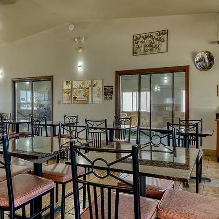 Super 8 By Wyndham Alamosa-3