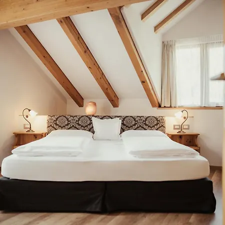 Kristallhotel Corona-Krone-2