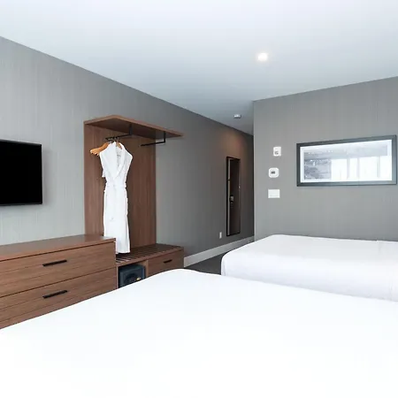 Sandman Signature Sherwood Park Hotel-2