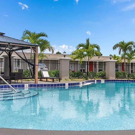 Super 8 By Wyndham Kissimmee-Orlando-2