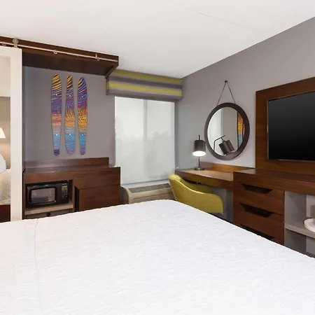 Hampton Inn Traverse City-3