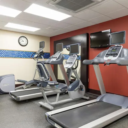 Hampton Inn & Suites Cleveland-Airport/Middleburg Heights-2