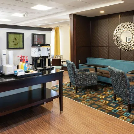Hampton Inn & Suites Cleveland-Airport/Middleburg Heights-3