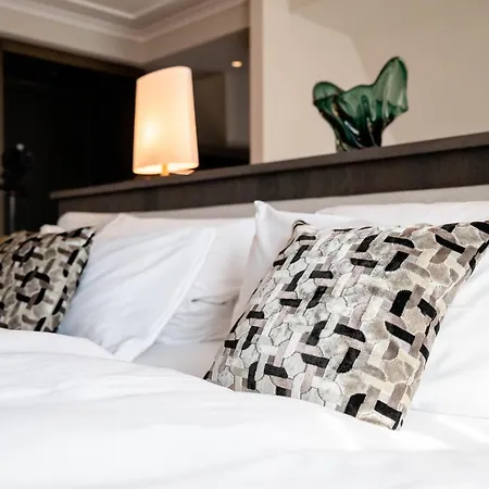 Clounys Hotel-2