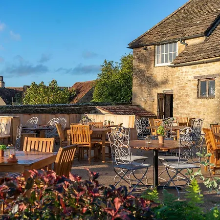 The George Inn & Plaine-3