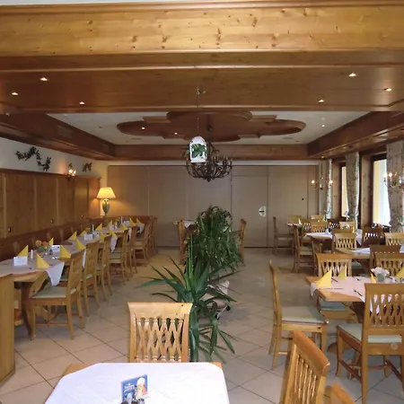 Hotel Schlossgarten-3