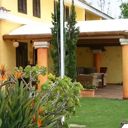 Is Benas Country Lodge-2