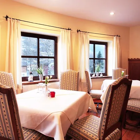 Hotel Unterbrunn Apartments & Gaestehaus-2