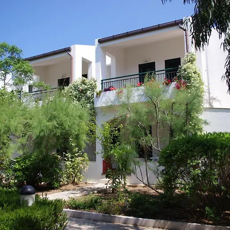 Baia Degli Aranci Suite & Apartments-3
