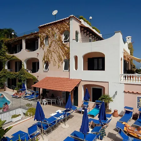Hotel Bellevue Benessere&Relax-3