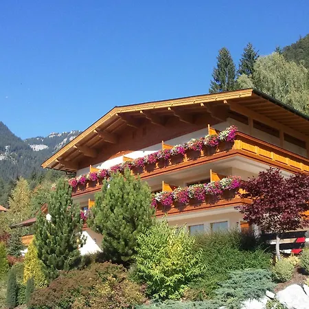 Hotel Huber Hochland-3