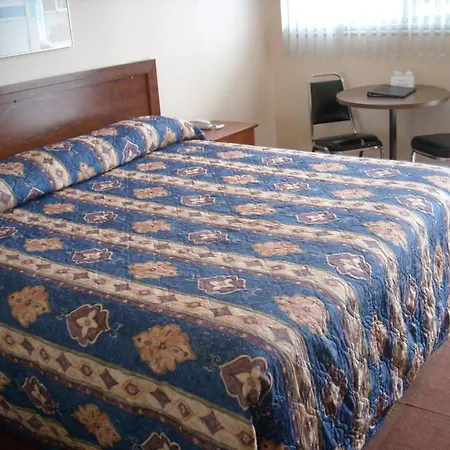 Grand Motel Saint-Hubert-3