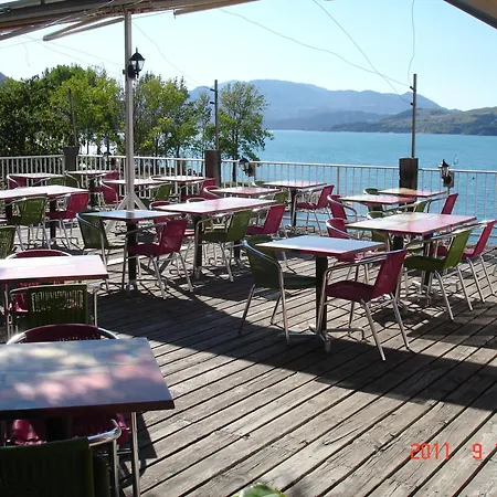 Hotel Les Flots Bleus-3