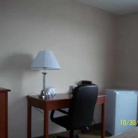 Days Inn By Wyndham Moose Jaw-3