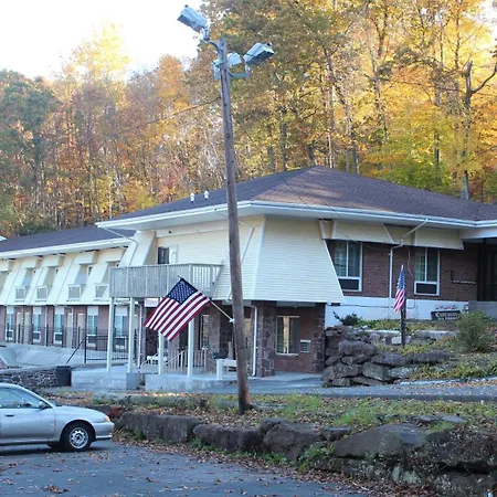 Passport Inn And Suites - Middletown-2