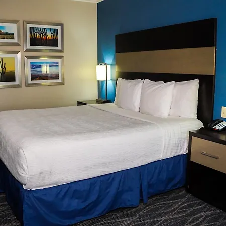 La Quinta By Wyndham Phoenix I-10 West-3