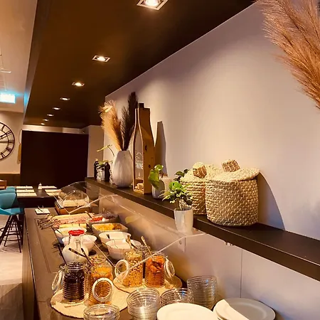 Ibis Budget Lugano Paradiso-3