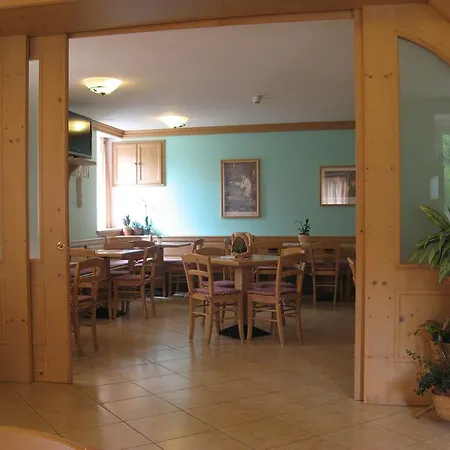 Hotel Romanda-2