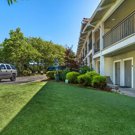 Best Western Plus Inn Scotts Valley-3