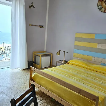 Maridea - Camere con vista al Porto-3