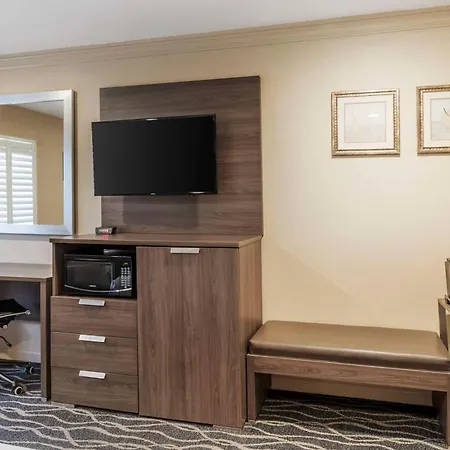 Best Western Plus Hill House-3