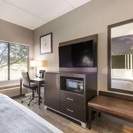 Clarion Pointe Greensboro Airport - High Point-3
