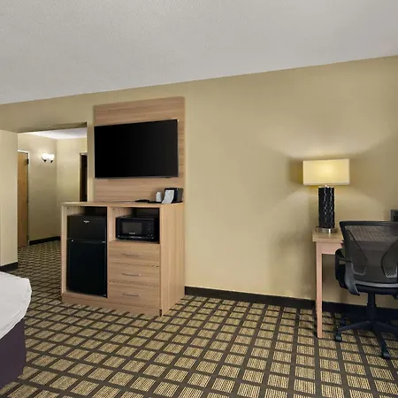 Clarion Pointe Bloomington-Normal Near I-55 And University-2