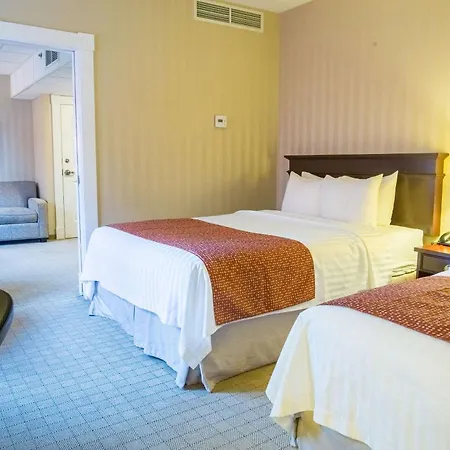 Quality Inn & Suites Downtown-2