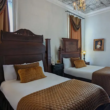 The 1890 Freeman House-3