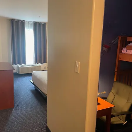 Super 8 By Wyndham Sainte Agathe Des Monts-2