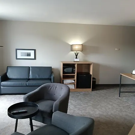 Super 8 By Wyndham St-Jerome-2