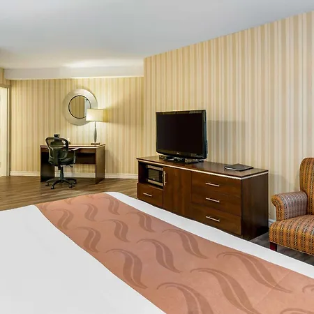 Quality Hotel & Suites-2
