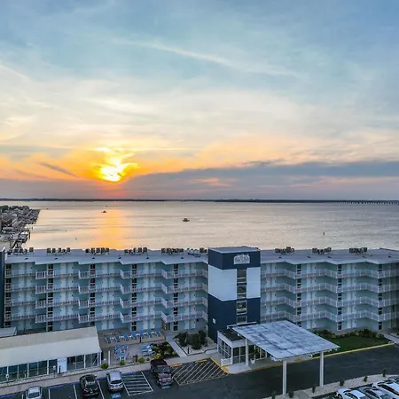 Bay Club Resort By Coolvacay-2