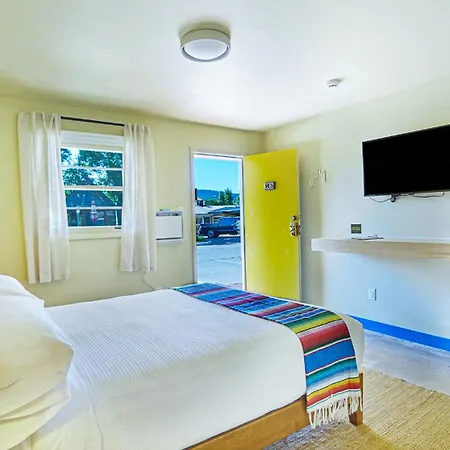 The Siesta Motel-3