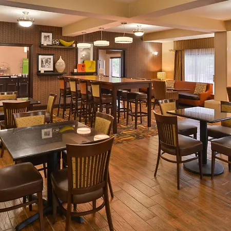 Wingate By Wyndham Steubenville-2