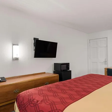 Econo Lodge Calhoun North Damascus-3