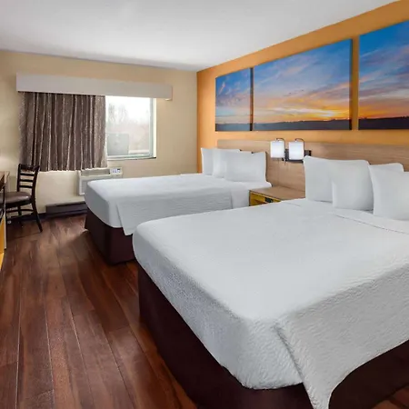 Days Inn By Wyndham Rockford I-90 Walking Distance To Casino-3