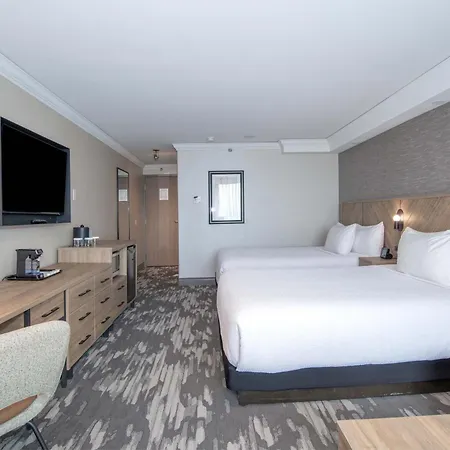 Sandman Signature Toronto Airport Hotel-2