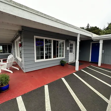 Tillicum Beach Motel - Formerly Deane'S Oceanfront Lodge-2