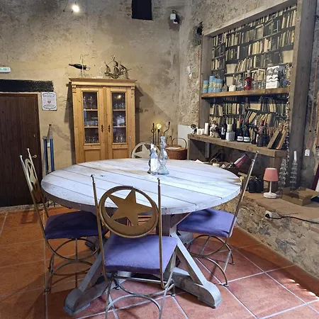 Mas Del Llop Blanc - Dog Friendly Hostal Rural - B&B-2