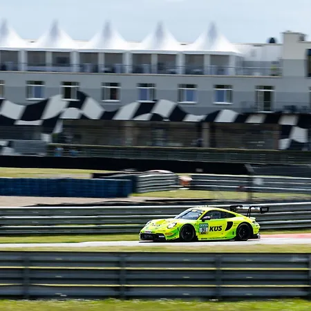 Hotel Motorsport Arena-2