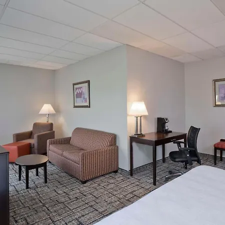 Best Western Plus Hotel & Conference Center-3