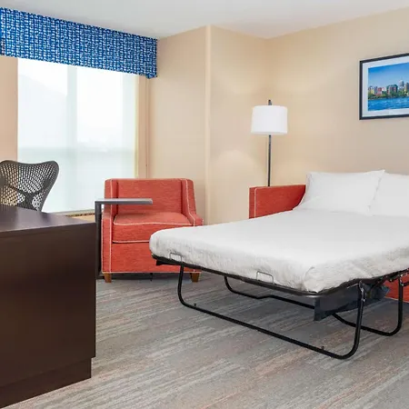 Hampton Inn & Suites Madison Downtown-3