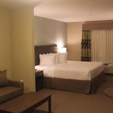 Meridian Inn & Suites Lloydminster-2