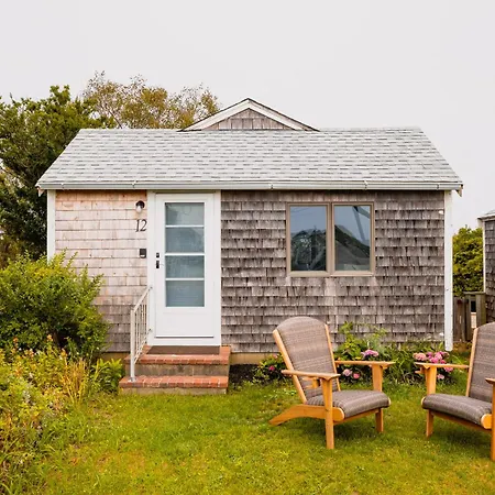 Truro Beach Cottages-3