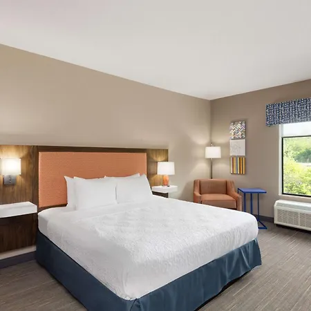 Hampton Inn & Suites Harrisburg-3