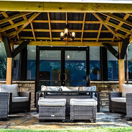 The Lodge At Flat Rock-3