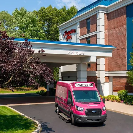 Hampton Inn Hartford Airport-3