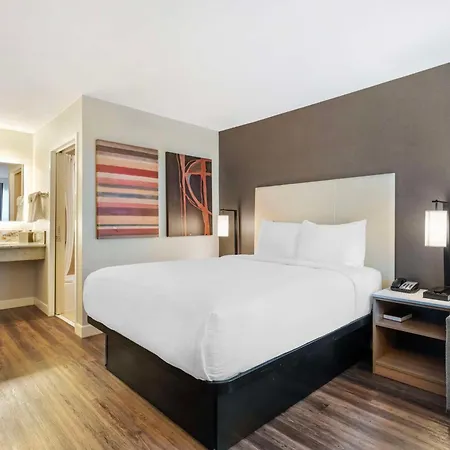 Best Western Plus Rancho Cordova Inn-2