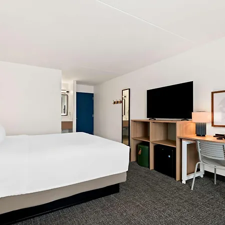 Spark By Hilton Hummelstown Hershey-3